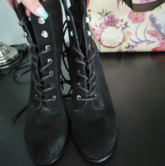 NWOB suede booties - Picture 3 of 4